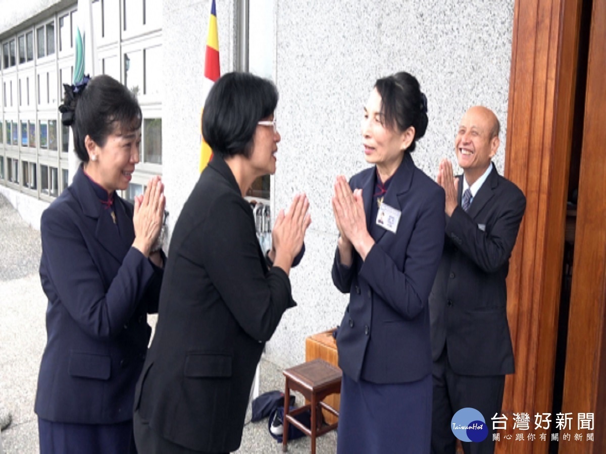 慈濟彰化靜思堂舉辦靈山法會 由證嚴上人授證開示點傳心燈
