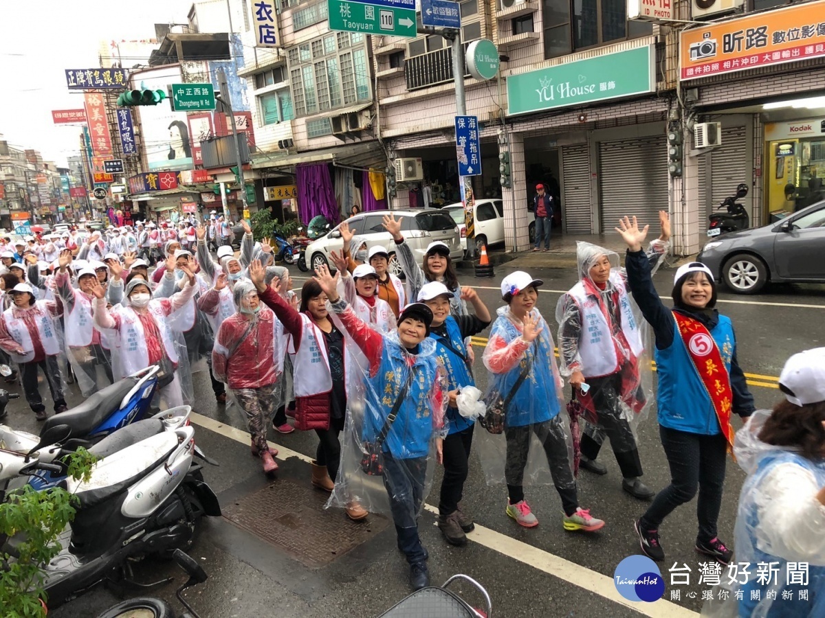 總統暨立委大選越來越近，許多在大園、觀音、新屋、楊梅一帶的婦女姐妹自告奮勇站出來力挺吳志揚！