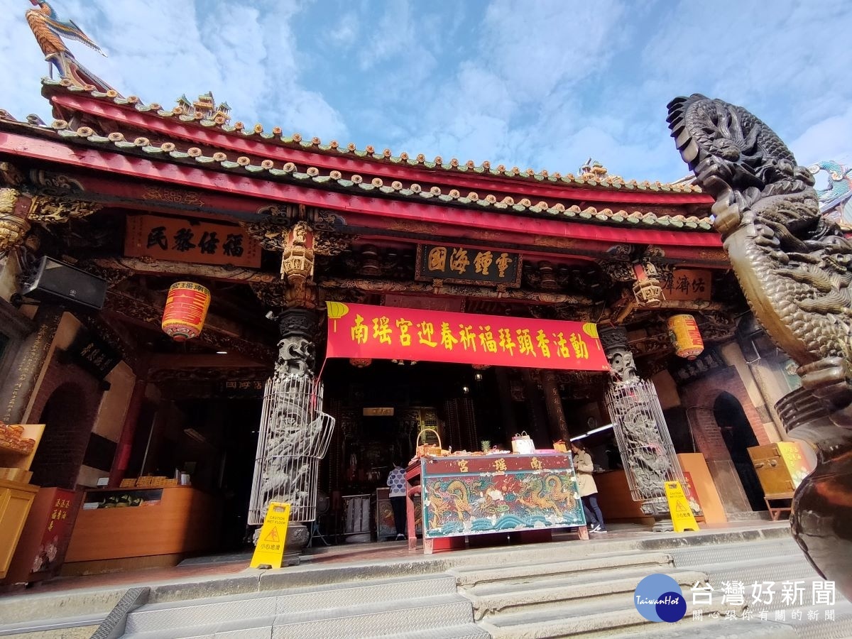 南瑤宮迎春祈福以「路跑」拜頭香,人人攏頭香人人攏好運。圖/記者鄧富珍攝