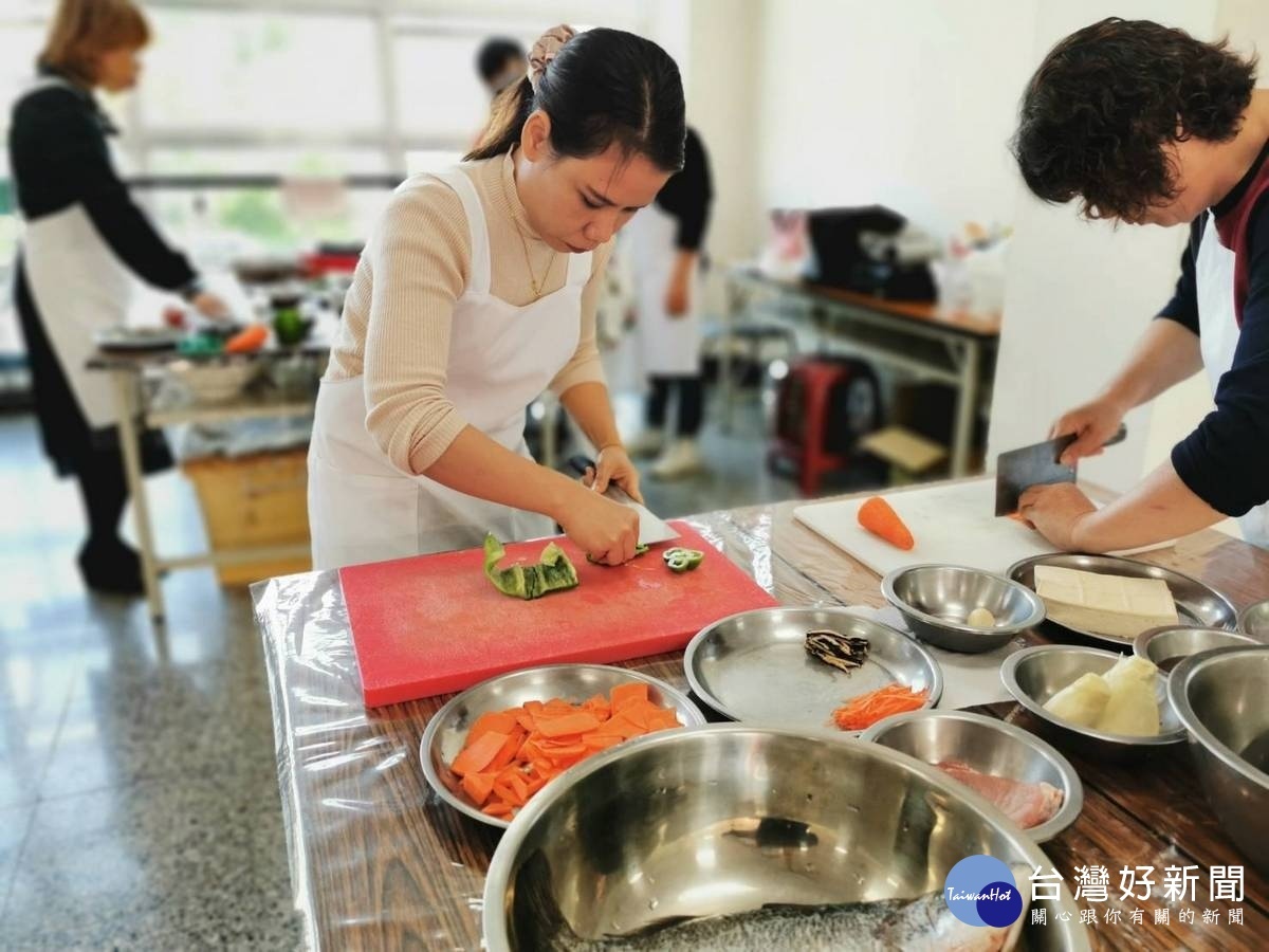 學員陳麗琦是遠從菲律賓嫁來台灣的新住民，課中表現優異。