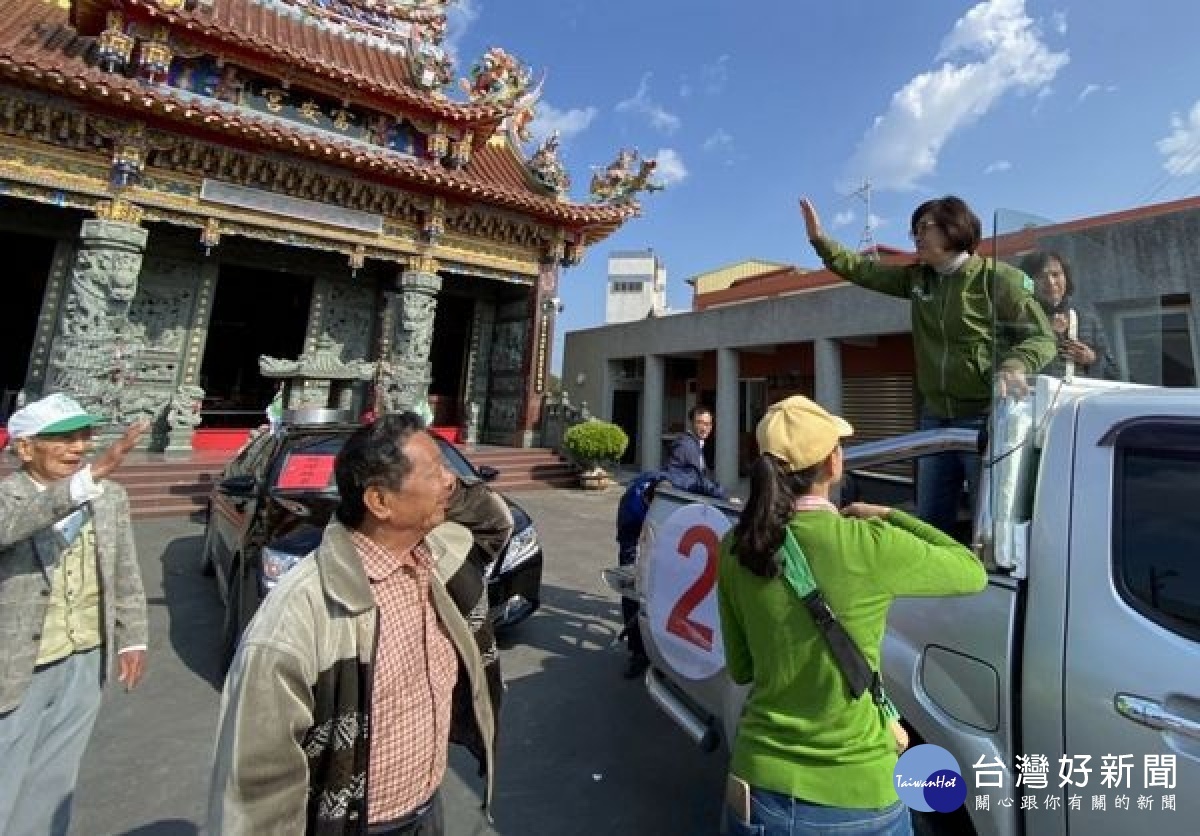 立委蘇治芬成功守住濁水溪以南最艱難的一席，翌日立即展開謝票行程，除感謝所有雲林鄉親的支持，亦承諾未來四年一定兌現每鄉鎮提出的政見，希望鄉親一起打拼。