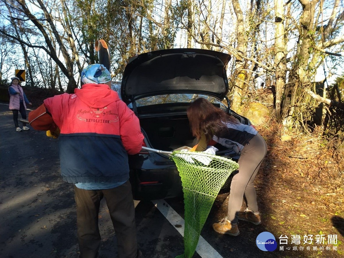 玉管處派員捕捉後立即送至特有生物研究保育中心協助後送行政院農業委員會家畜衛生試驗所進行檢測。