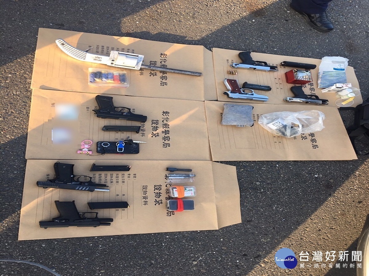 帶槍討債開槍警告警方逮捕 遭駕車衝撞員警偵防車