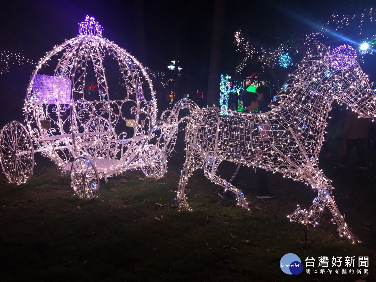 浪漫的南瓜馬車。（ 記者扶小萍攝）