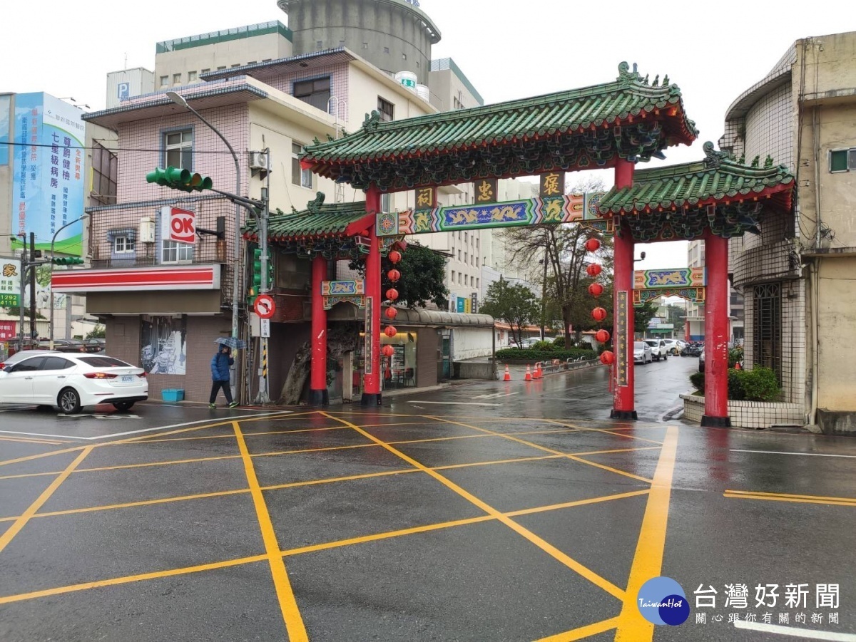 平鎮警分局將針對平鎮區信仰中心「褒忠祠義民廟」周邊道路,連續4天實施交通疏導管制措施,還請用路人多加注意。