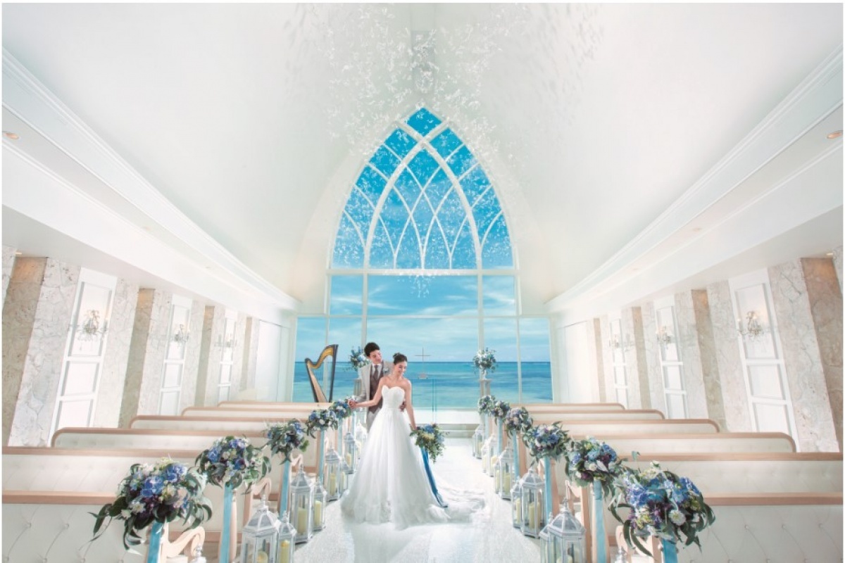 日本沖繩婚禮華德培主打沖繩教堂婚禮，莊園式教堂-艾葵雅教堂AquagraceChapel深受新人歡迎。