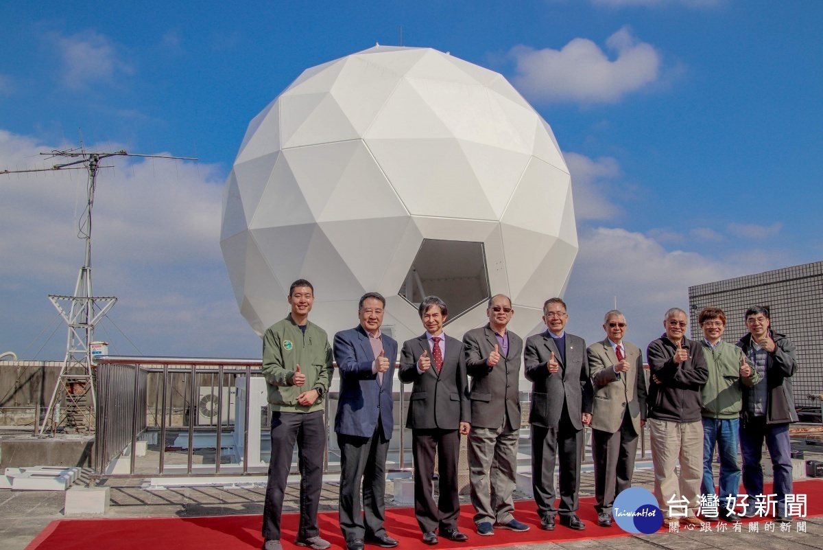 中央大學太空科學與科技研究中心堪稱台灣大學校園裏最完整的太空中心,涵蓋地面作業中心和接收站。