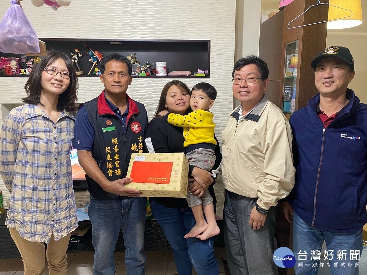 彰化榮服處關懷弱勢榮民 結合民間企業送愛到府