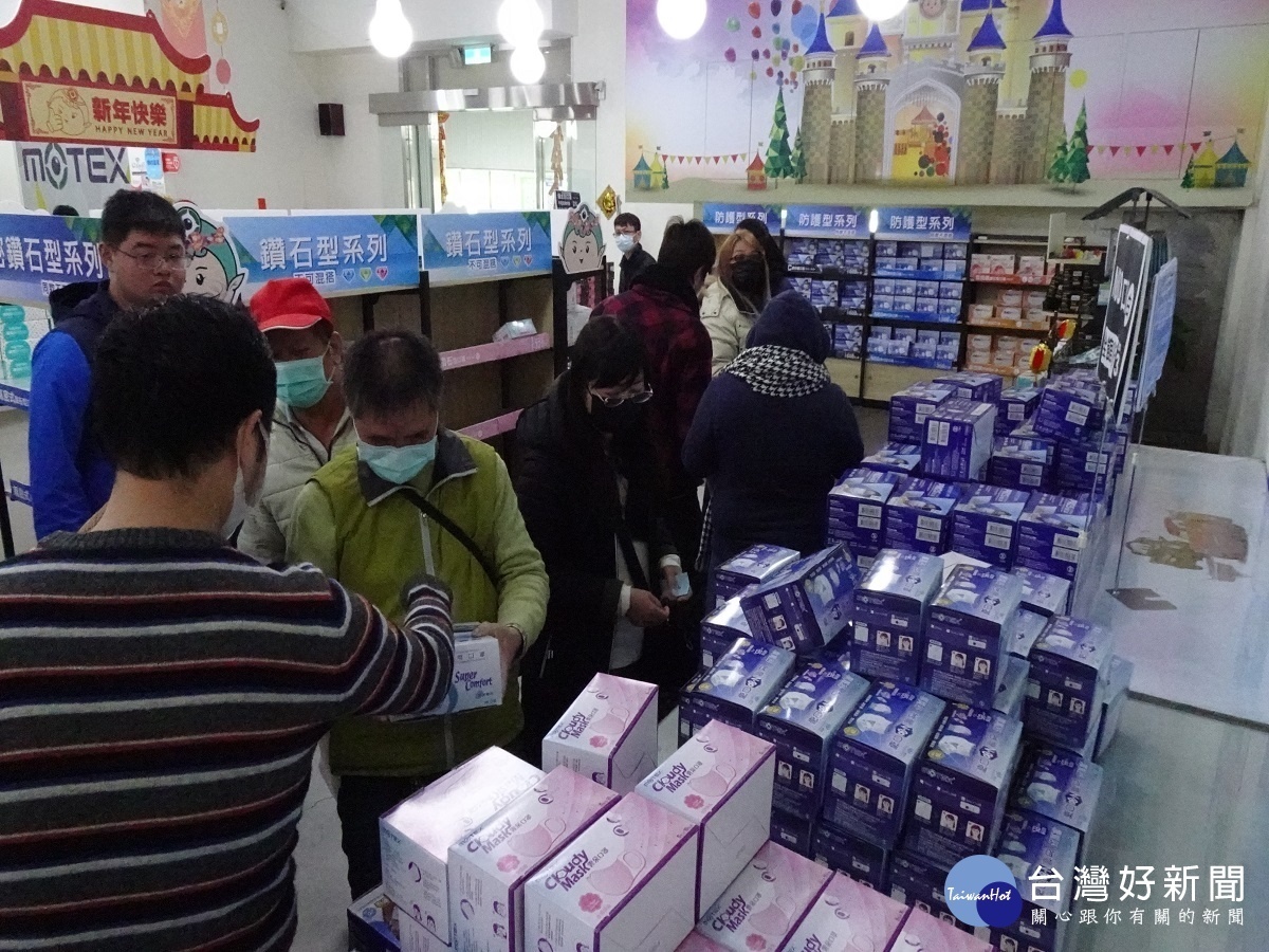 武漢肺炎疫情不斷升温 政府口罩限購政策引起民眾搶購