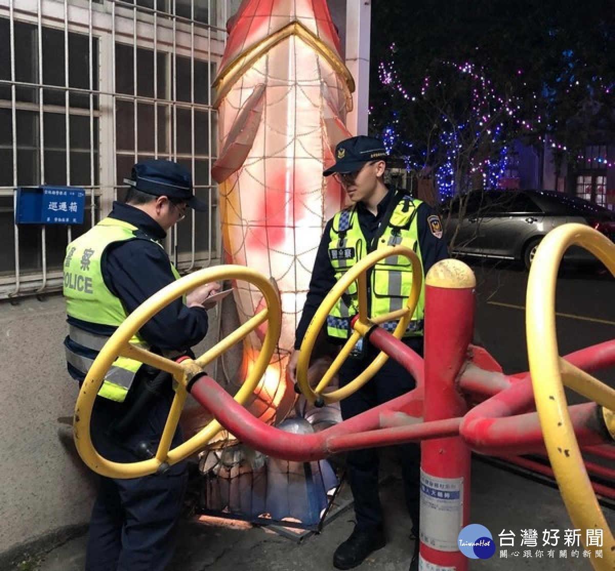 2020北港燈會正式啟燈,北港警方於五大燈區規劃勤務,調派警力協助路段管制及維持交通秩序。
