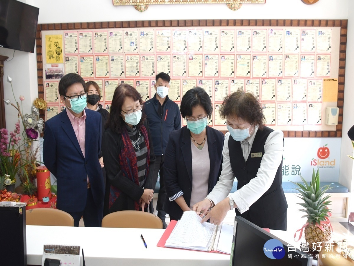 口罩「一片用三天」 王惠美呼籲中央速補足防疫物資