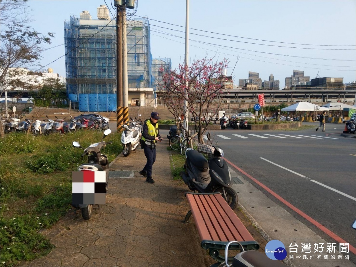 楊梅埔心後火車站違停,17日起科技執法。