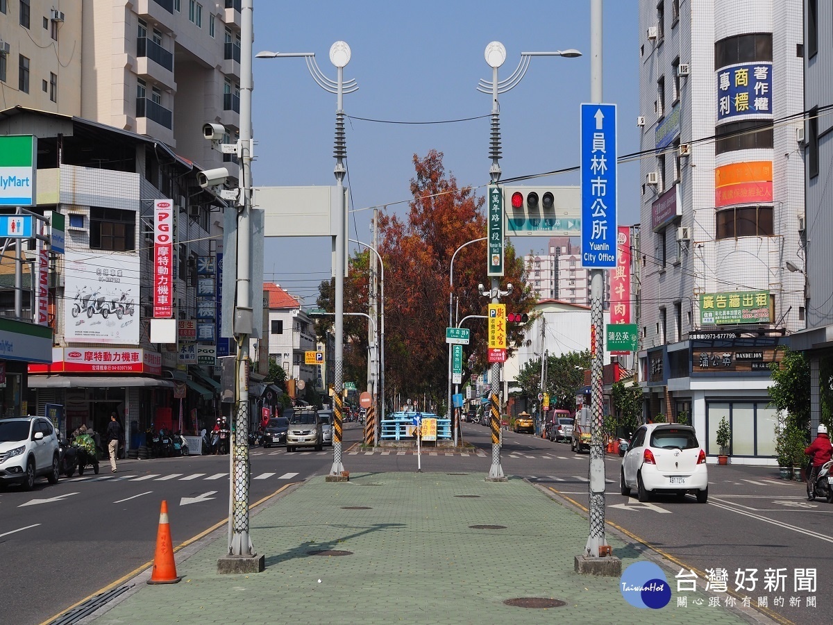 電線桿穿上「塑」身衣 員林市杜絕違規廣告張貼有妙招