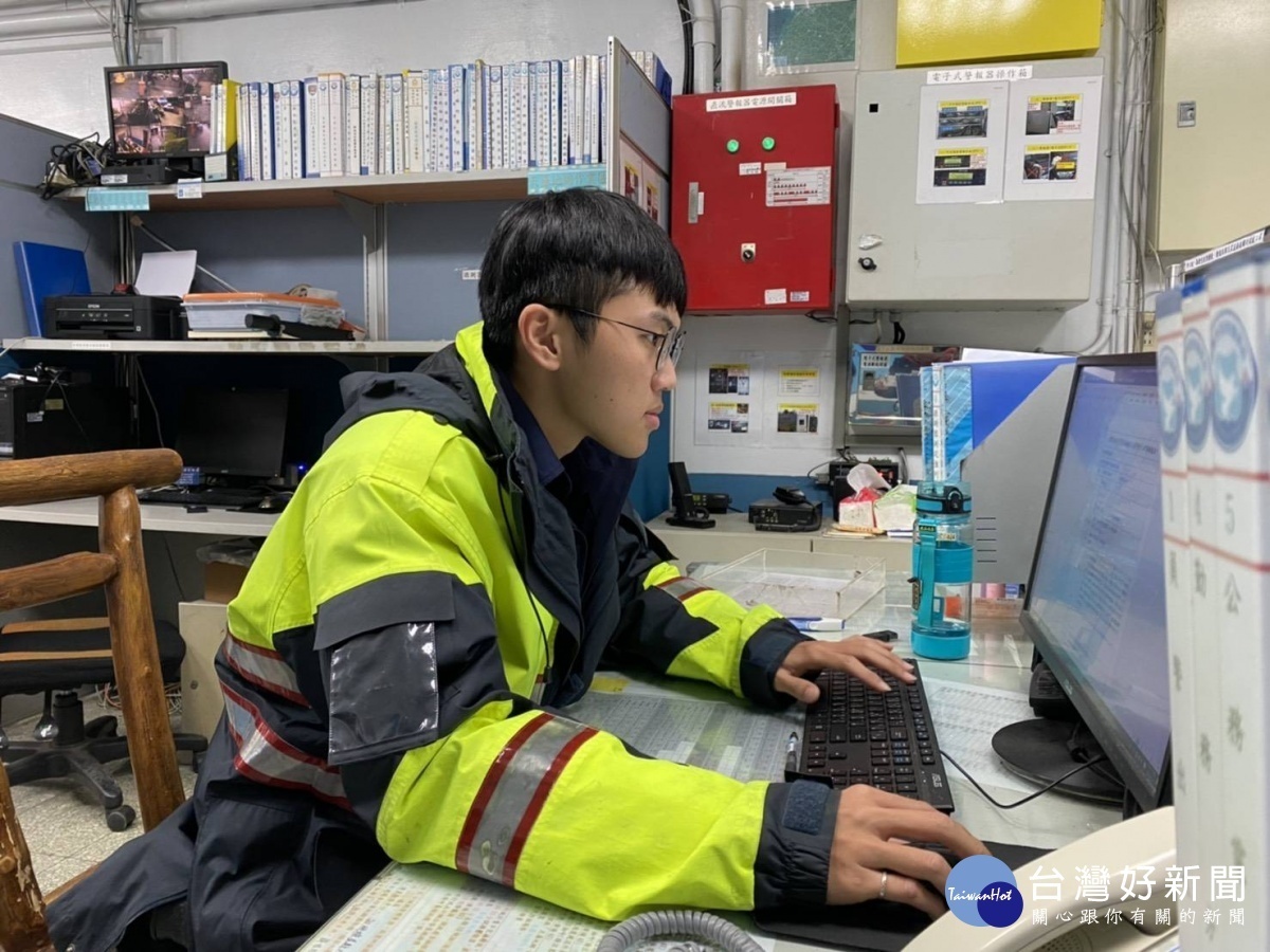 阿美族少年遺失錢包心急如焚,楊梅警鍥而不捨火速尋回。