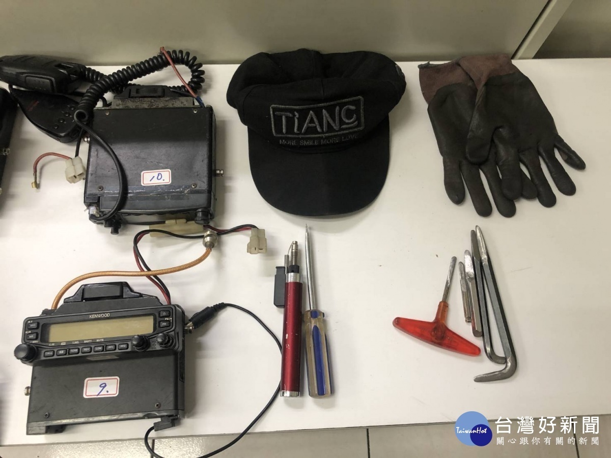 專竊車上無線電,八德警報請桃檢指揮拘提到案。