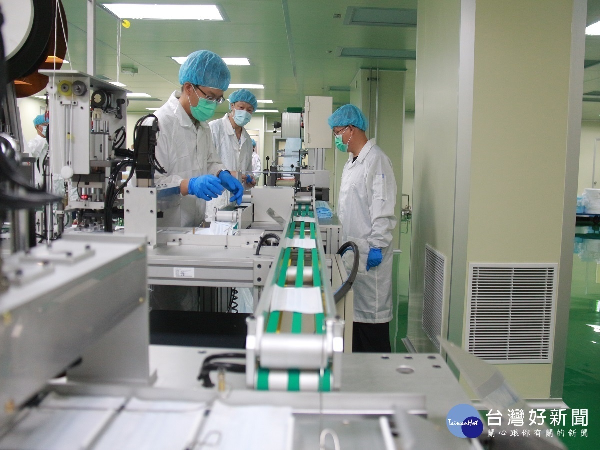 全球陷入搶口罩荒 華新啟動「國家隊」新機台製造速度令人驚豔
