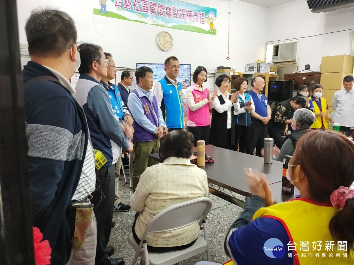 縣長王惠美關懷訪視溪湖西勢社區據點,了解據點供餐防疫情形。圖/記者鄧富珍攝