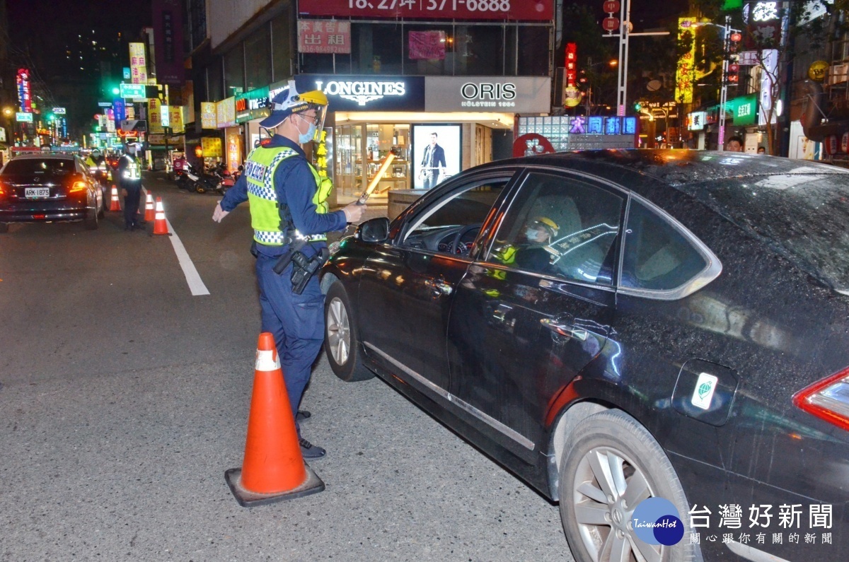 落實員警執行酒測時之防疫措施,提供必要之防疫裝備,以保障員警執勤安全。