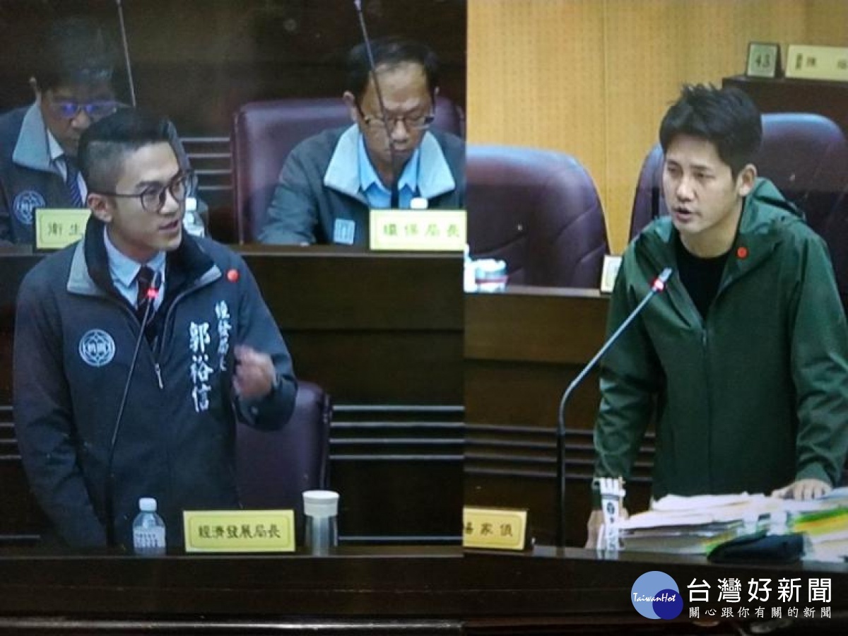 ▲ 針對市政府疫情因應措施市議員對市府官員提出質詢。(圖片/記者馬虞海攝)