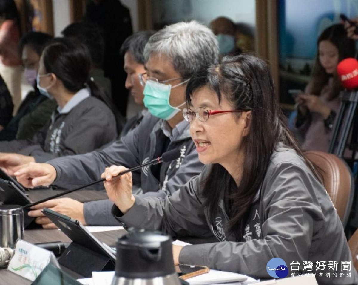 人事處長黃新雛補充說明