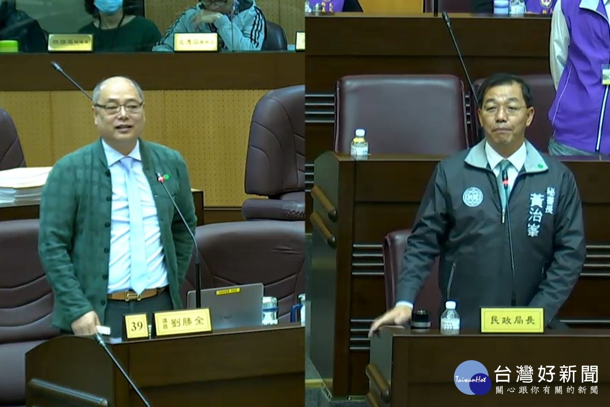 桃園市議員劉勝全質詢代理民政局長黃治峯,要求儘速完成線上追思服務。
