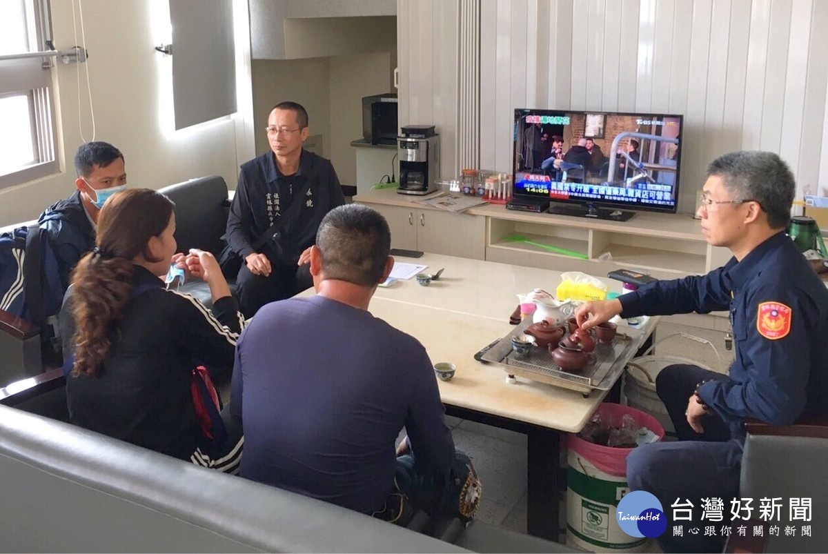 越南籍逾期停留人士意外死亡,家屬無力為其辦理喪葬事宜,北港警方透過夜市慈愛會補助喪葬費用,圓滿其身後事。