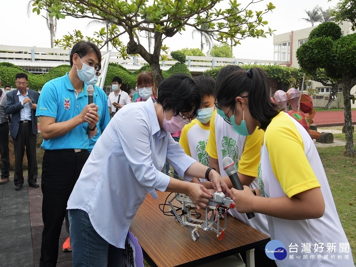 興華國小科技防疫大考驗 王惠美讓科技教育能普及化