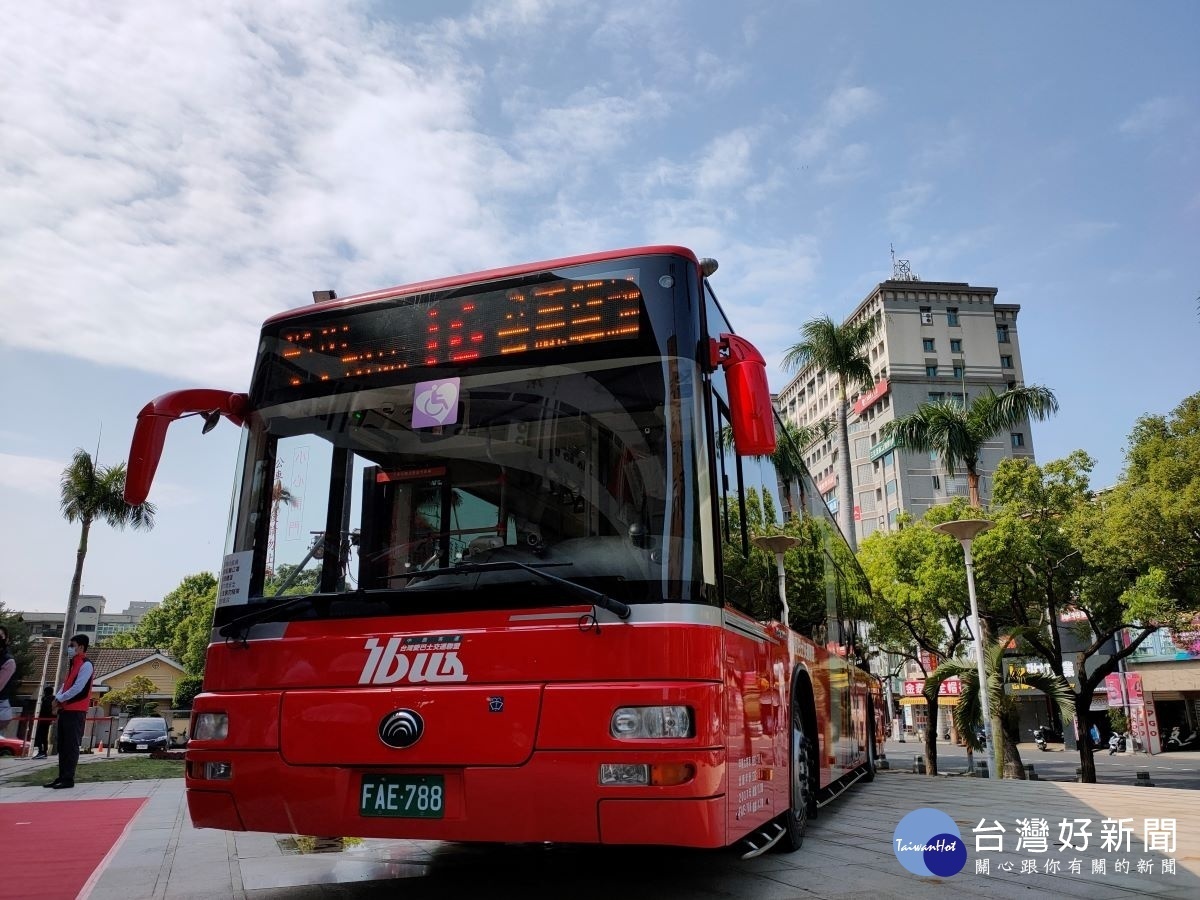 16路公車「彰化至台中」首航免費一個月,4/8正式上路。圖/記者鄧富珍攝