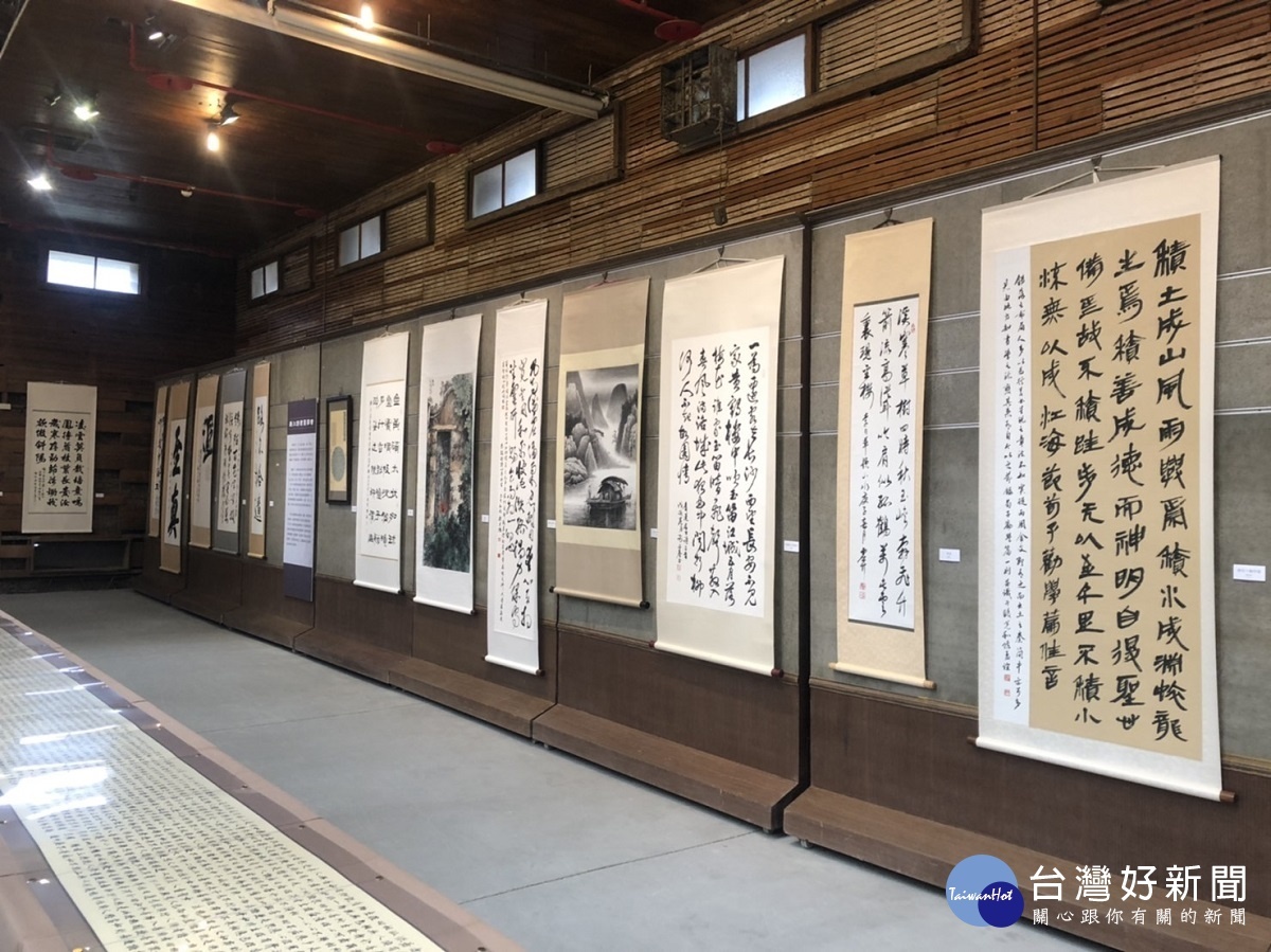 鹿港書畫家創作聯展。