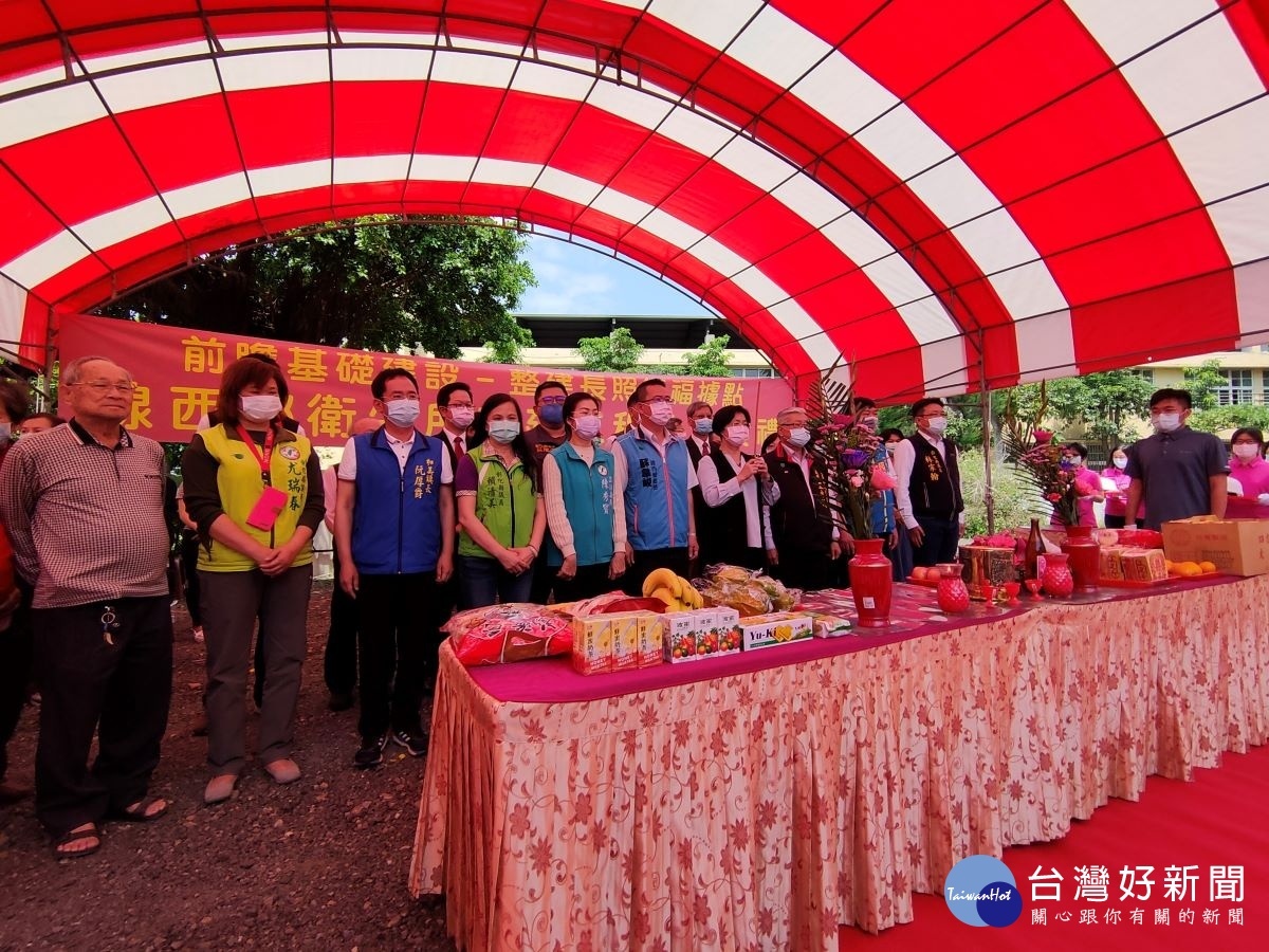 線西鄉衛生所新建工程動土典禮祈福上香。圖/記者鄧富珍攝