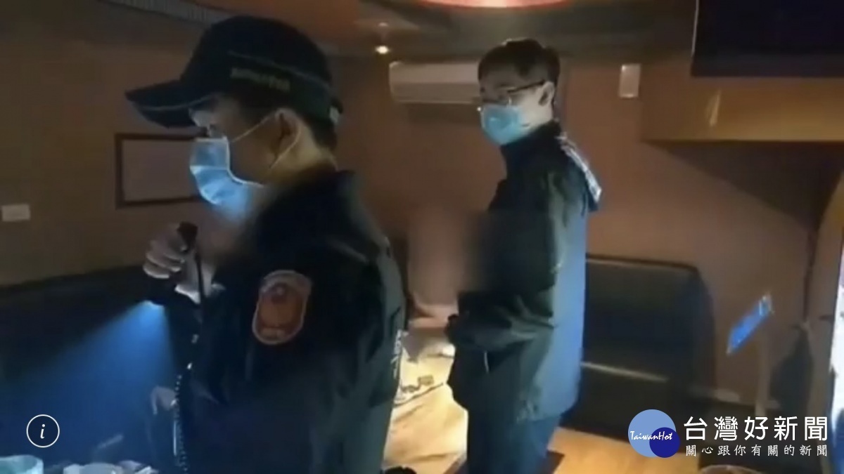 平鎮警分局突擊檢查酒店當場「抓包」,除告誡業者即刻停業外,並移請桃市府相關局處裁處。