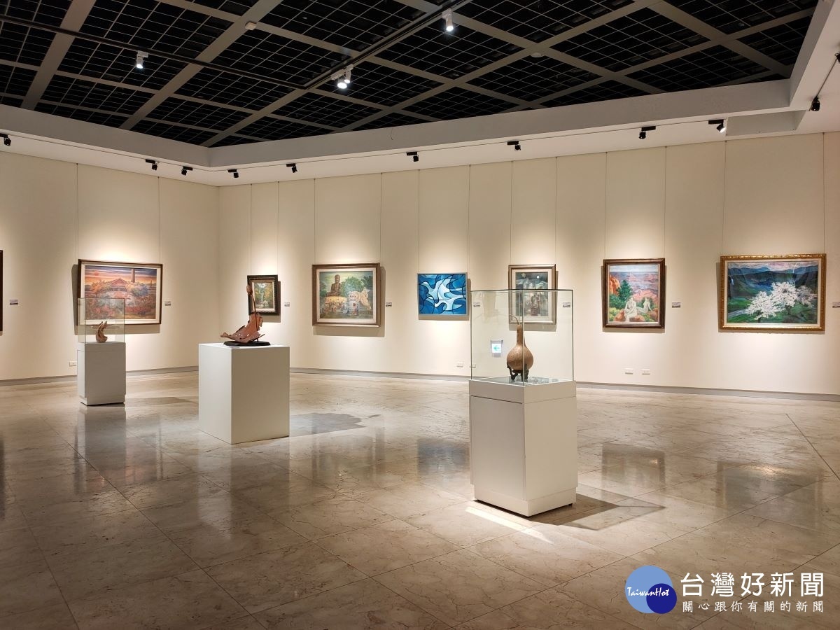 「藝百風華」彰化縣美術家接力展百棒聯展。圖／記者鄧富珍攝