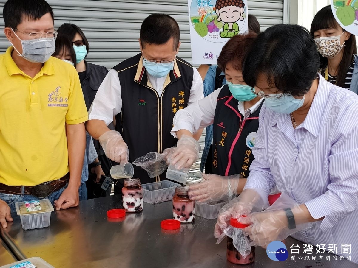 新鮮桑葚果降DIY。圖/記者鄧富珍攝<span style=