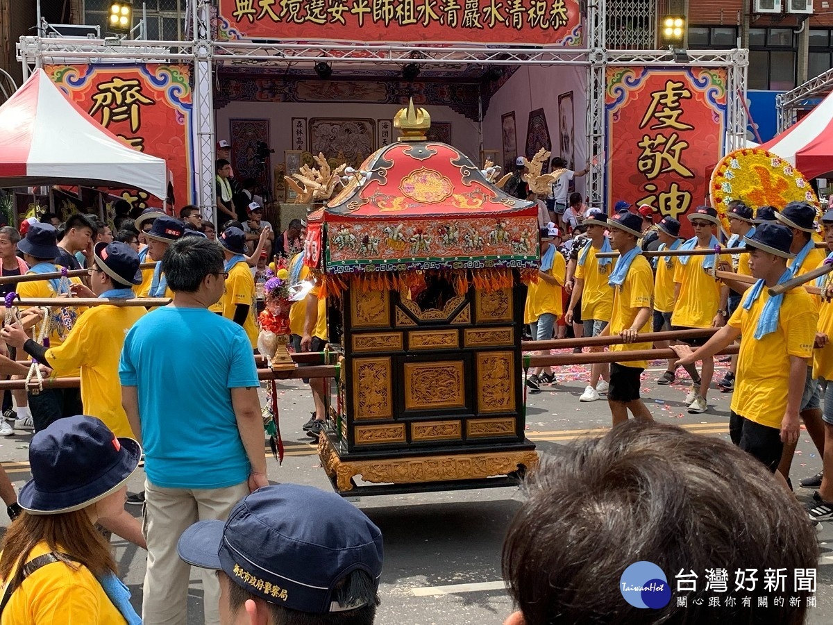 清水祖師遶境活動今年因應疫情取消車巡、遶境,相關活動經費改捐高頂救護車