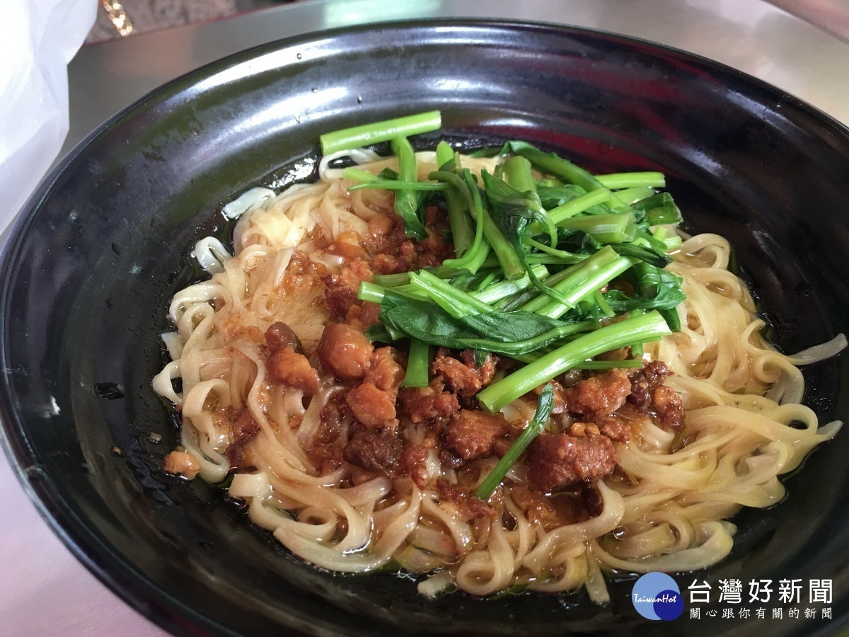 南投意麵庶民美食。(記者扶小萍攝)
