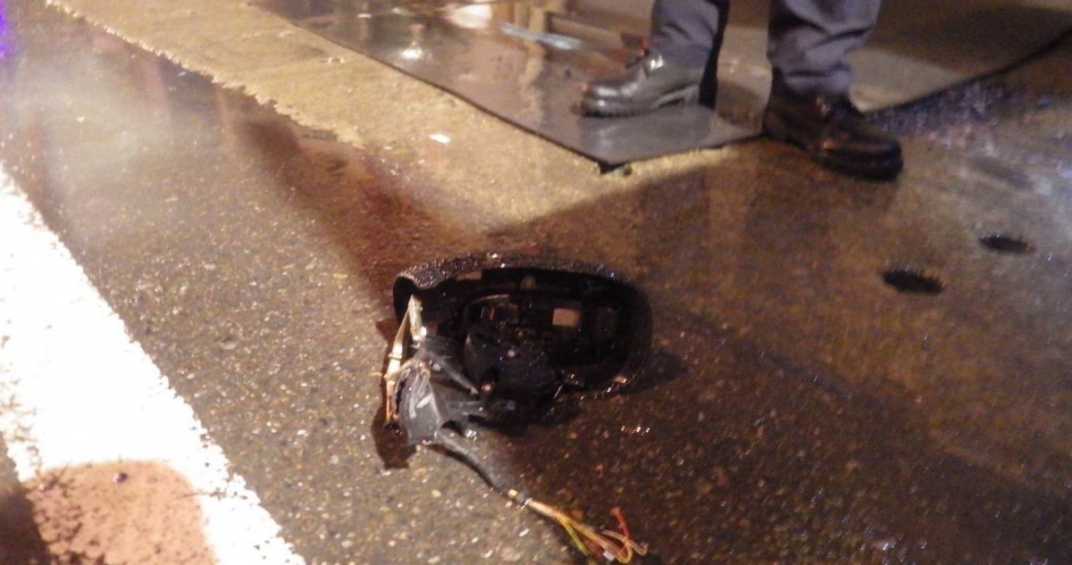 後照鏡掉落現場,成破案關鍵證據,一件死亡車禍案於13個小時內迅速偵破。