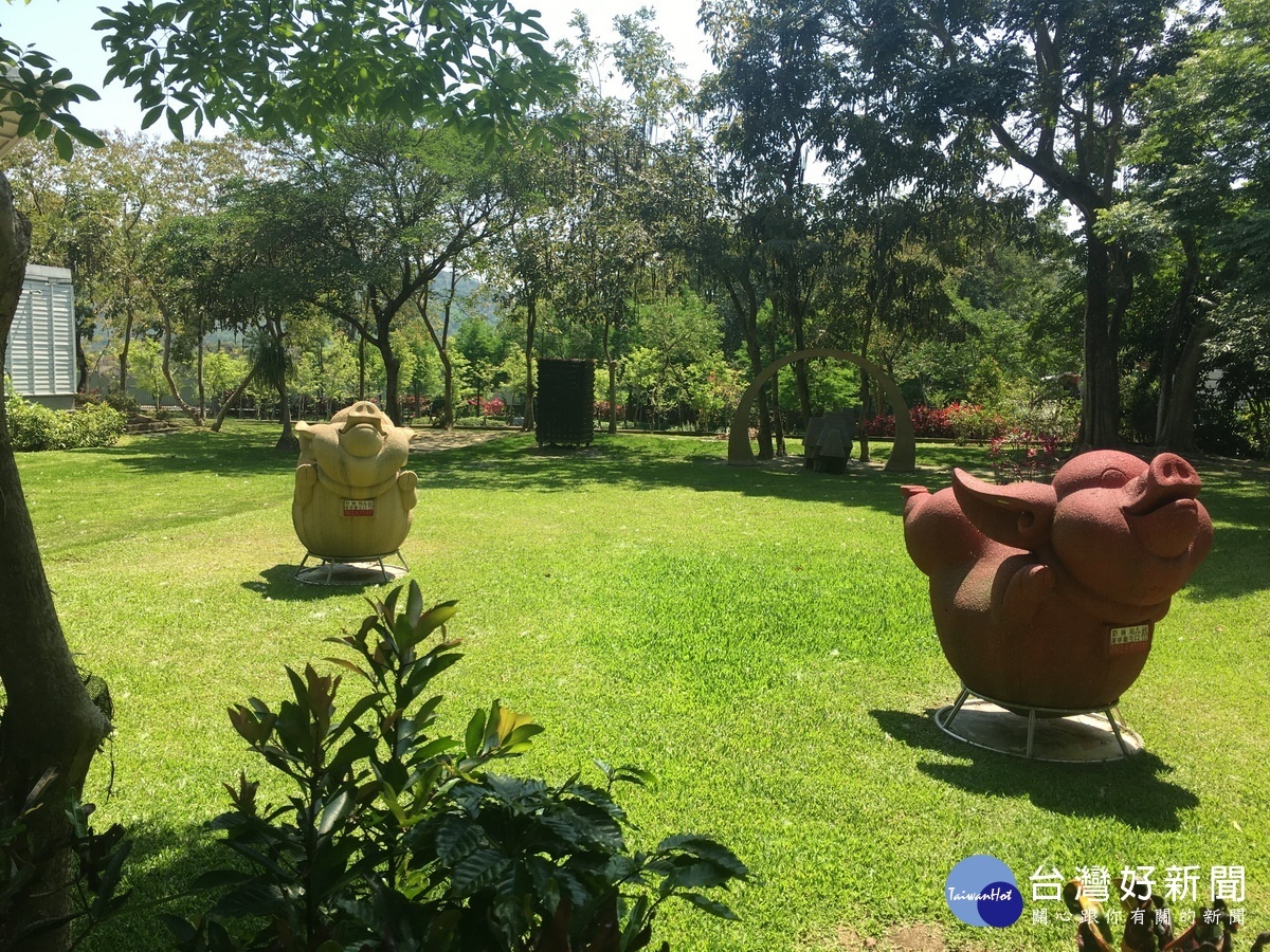 農產公司豬樂園是同仁用心細心栽培出的成果。(記者扶小萍攝)