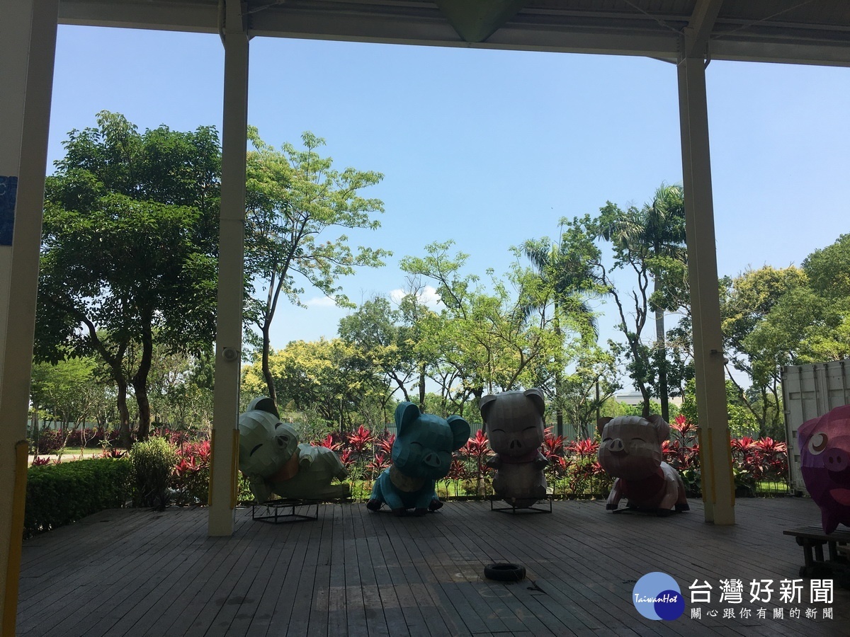豬樂園是帶母親休憩的好去處。(記者扶小萍攝)