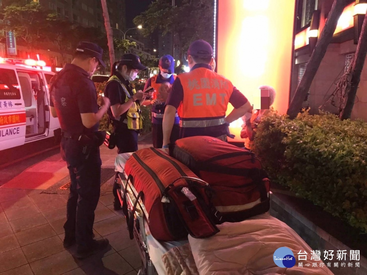 老翁血糖過低昏坐花台 蘆警即時發現倖免意外