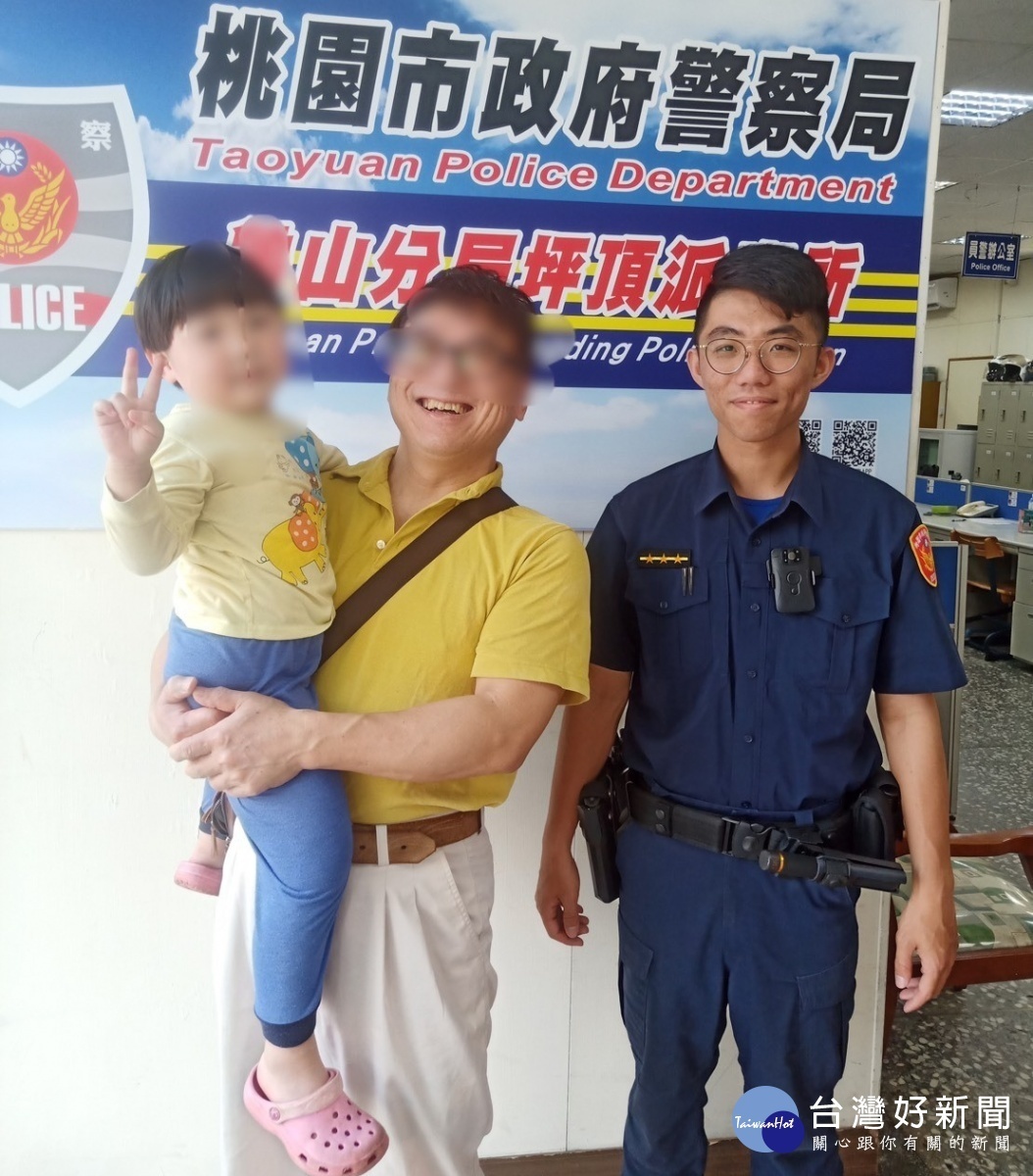 小女孩迷途獨自行走,龜山警方及時發現送返家。