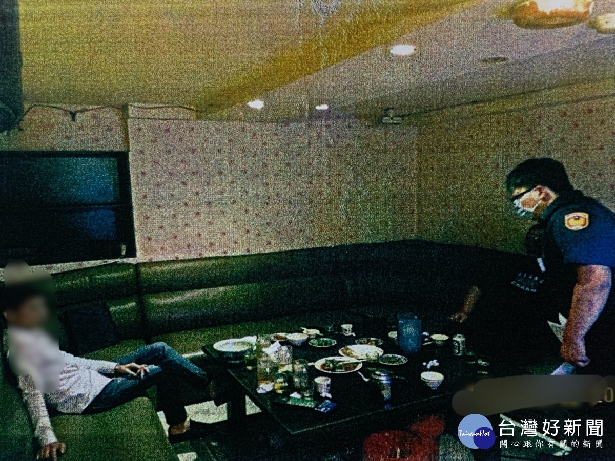 坪頂派出所深夜臨檢「抓包」酒店有女陪侍違規情形,函報桃園市政府相關局處裁處。