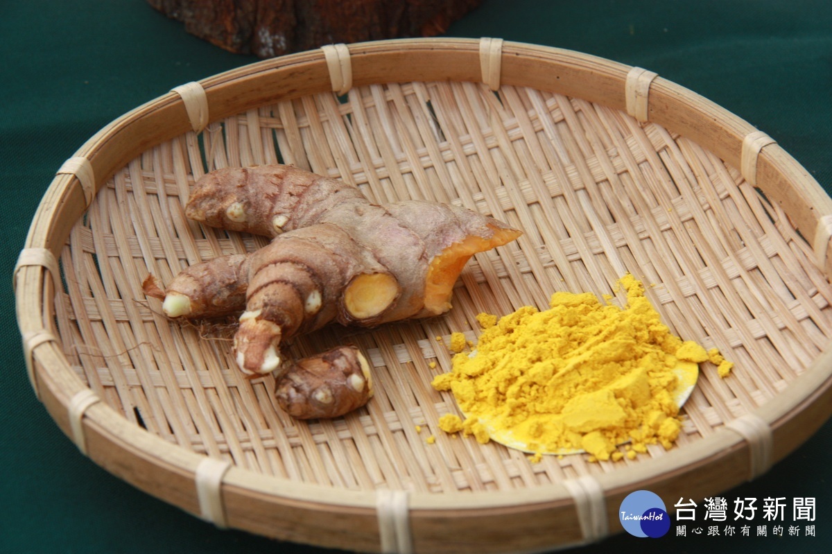 薑黃粉也可融入料理去腥提味。(記者扶小萍攝)