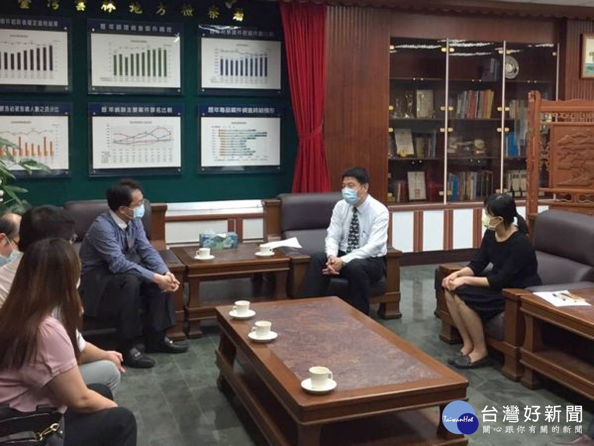 雲林地檢署持續強化毒品戒癮及國土保育聯繫平台之運作，檢察長洪家原率同主任檢察官、觀護人等，與臺大醫院及環保署團隊，進行意見交流及經驗分享。