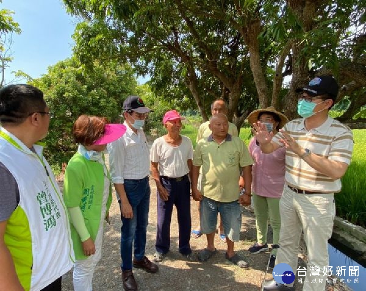 立委劉建國接獲農民陳情排水設施年久失修，即邀集雲林農田水利會長洪國浩及地方議員、代表、里長、社區理事長等，會勘研擬改善。