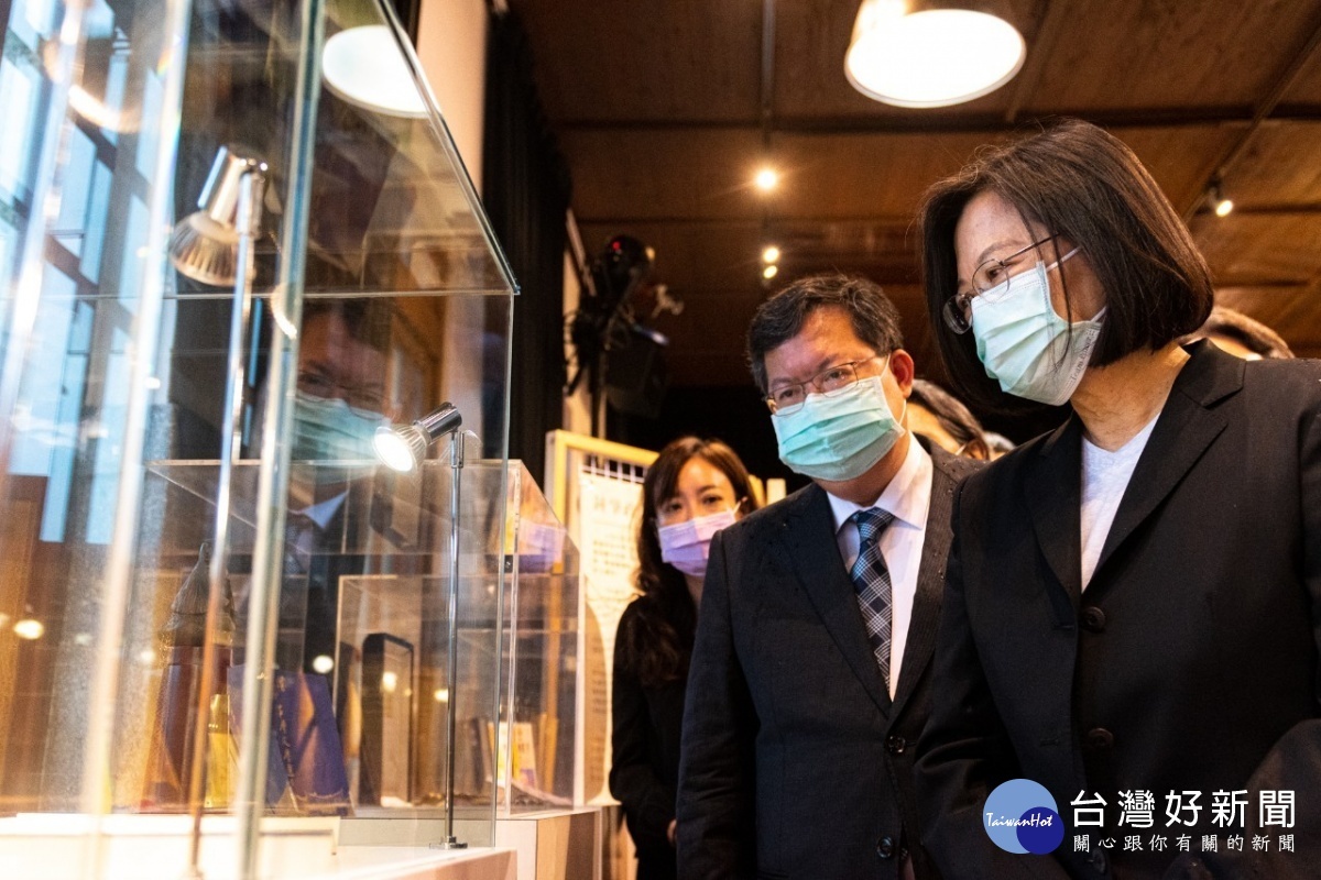 台灣文學之母鍾肇政辭世 蔡總統弔唁:不捨與悲痛