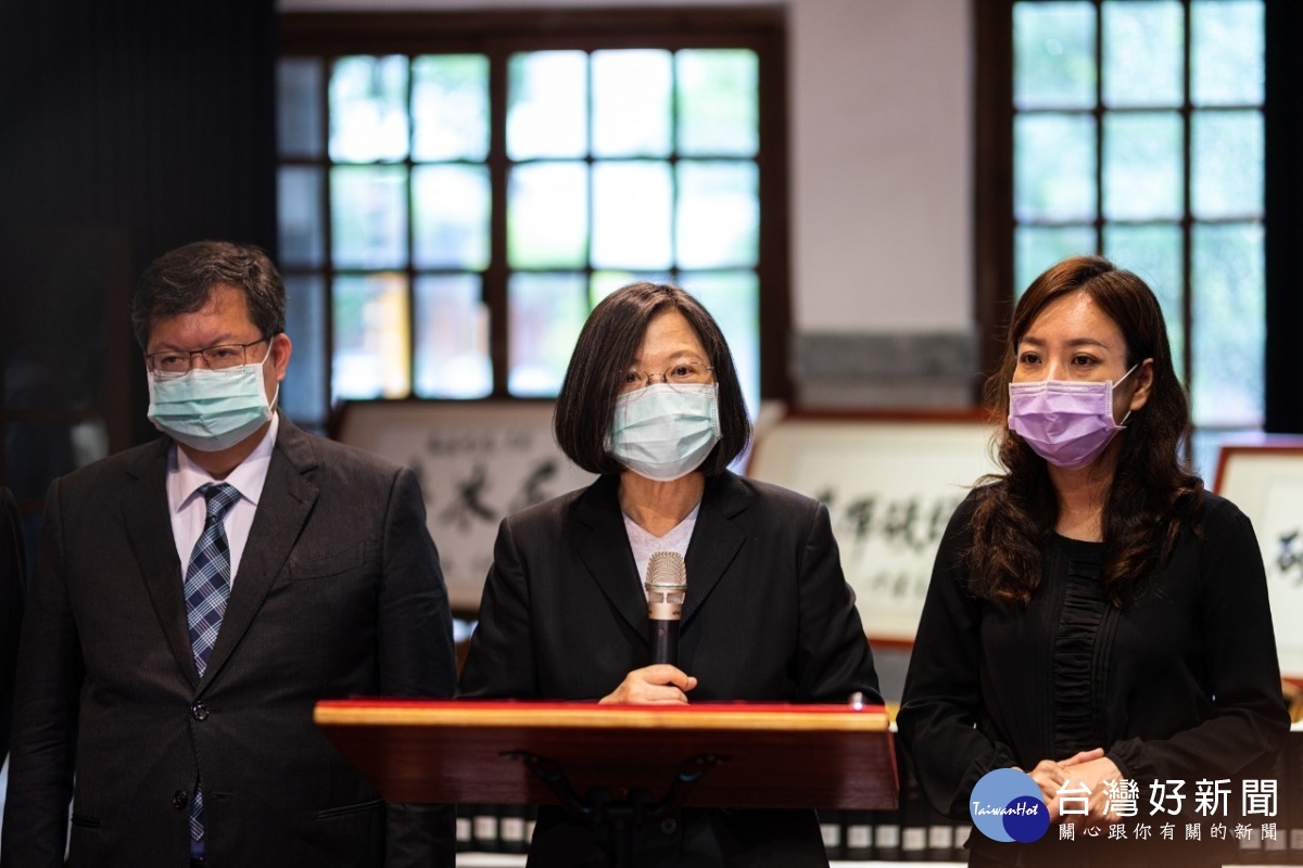 台灣文學之母鍾肇政辭世 蔡總統弔唁:不捨與悲痛