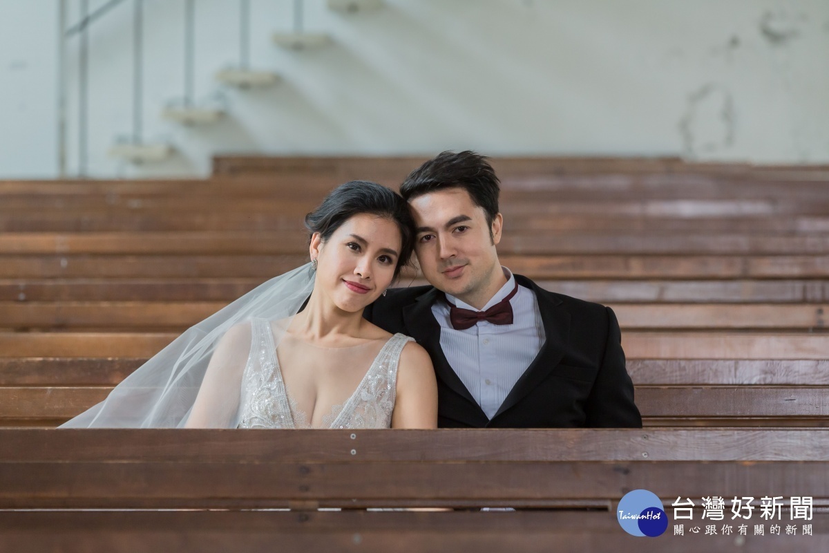 新婚藝人班傑和太太Cindy,為這次活動拍攝婚紗宣傳與影片。