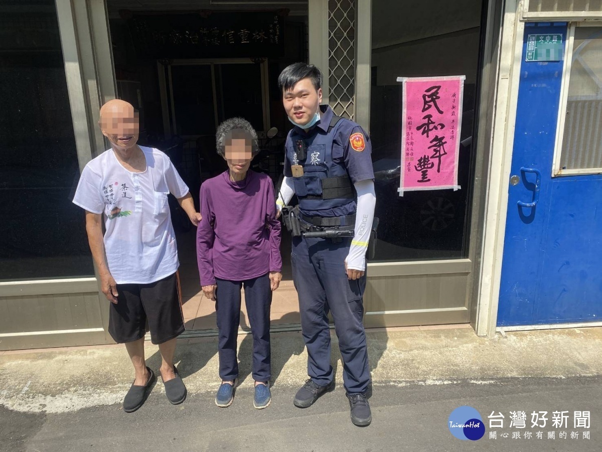 林姓老婦獨自外出尋找懷念的古早味蘿蔔糕,卻不慎迷路,警方接獲民眾報案後前往協助返家。