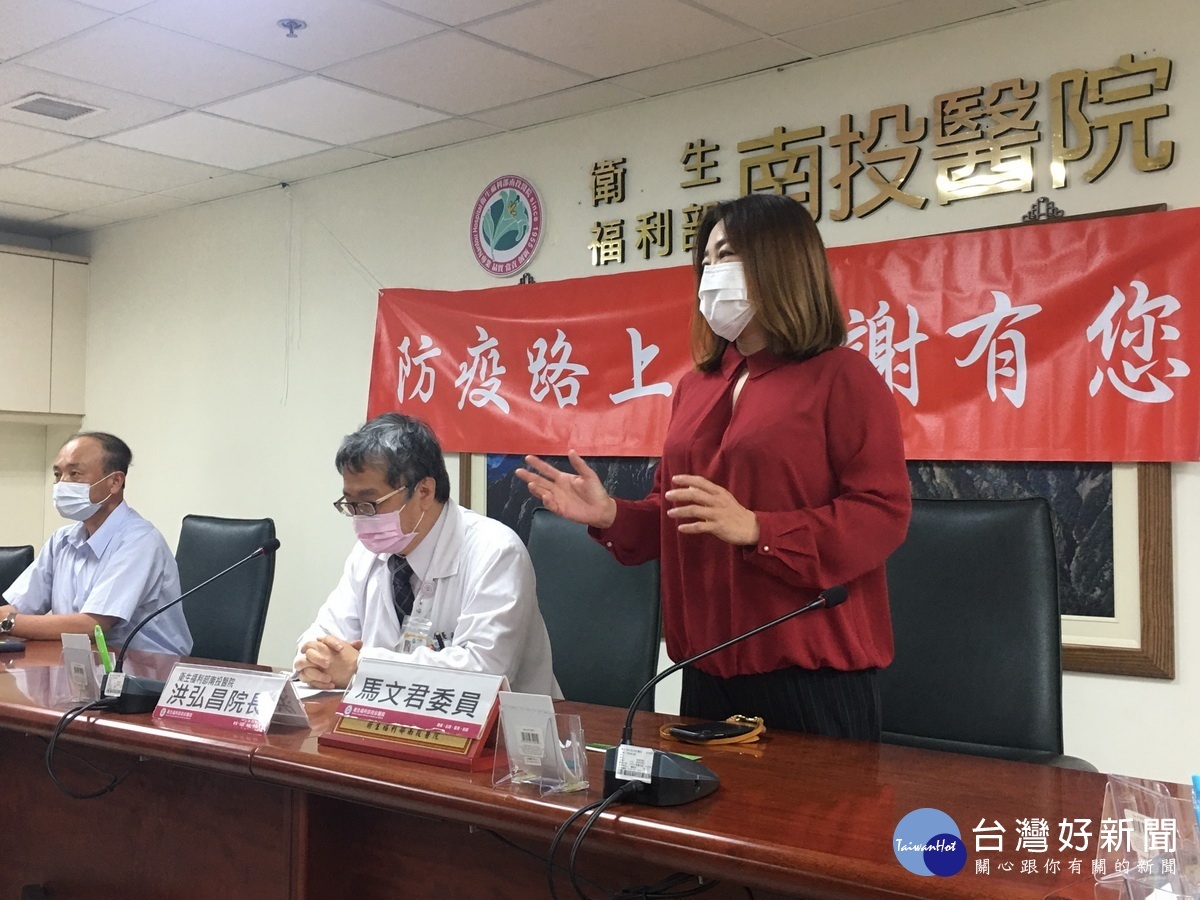 馬文君立委樂於做引介平台協助企業回饋。(記者扶小萍攝)