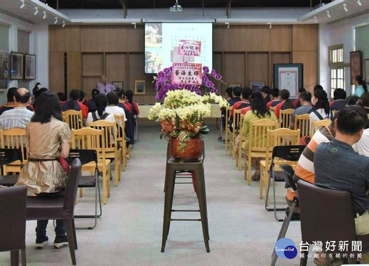 北港農工邀請國際知名口足畫家林宥辰舉辦「逆境中綻放的燦爛光輝」個展，分享災後重生的心路歷程，歡迎社區民眾踴躍前往欣賞。